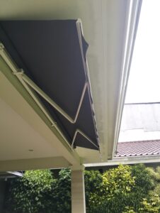 canopy kain awning gulung